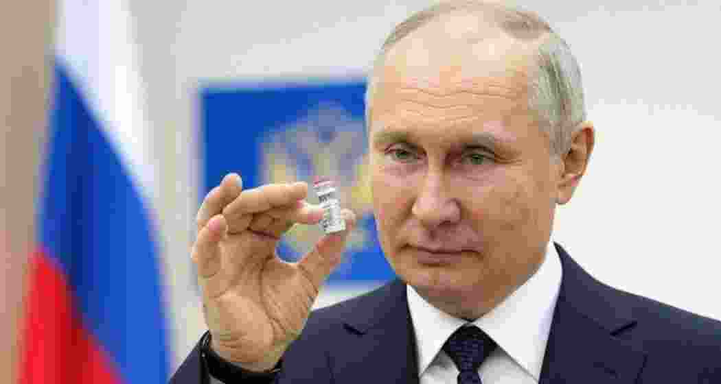 Russian President Putin showcases Russia's groundbreaking cancer vaccine. Russian President Putin showcases Russia's groundbreaking cancer vaccine.