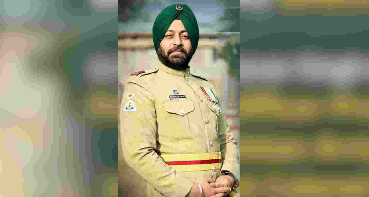 Harcharan Singh becomes Pakistan’s first Sikh Lieutenant Colonel, marking a historic milestone for minorities in the country’s armed forces.
