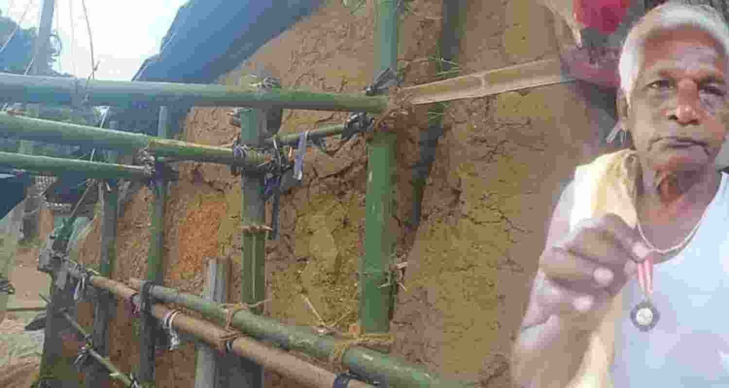 Padma Shri recipient Dukhu Majhi survives under a crumbling tin-tiled roof, the laurels of his glory no match for the rain that seeps through his walls. Padma Shri recipient Dukhu Majhi survives under a crumbling tin-tiled roof, the laurels of his glory no match for the rain that seeps through his walls.
