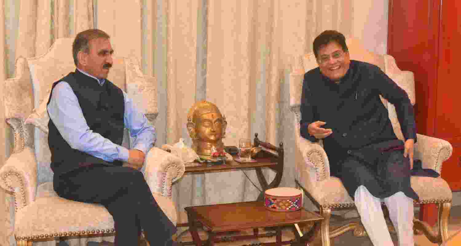 HP CM pleads for ban on Apple imports during peak season