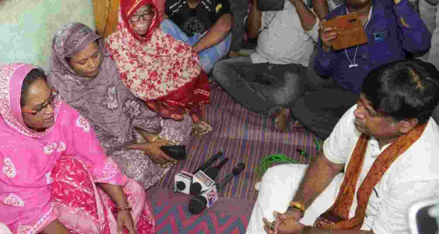 Kaliganj bomb blast case: Police quiz Tamanna’s grieving family
