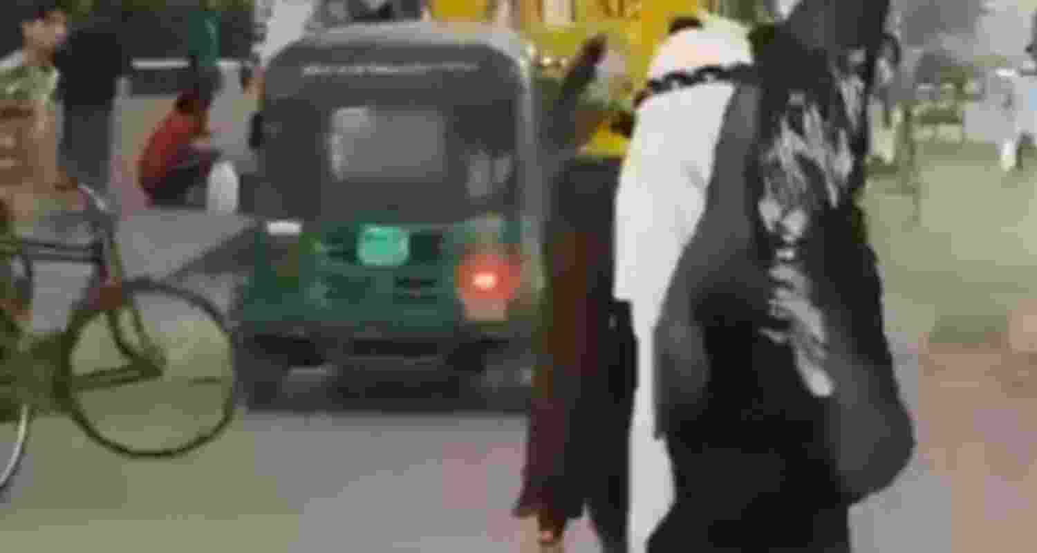 Video of woman skating with ISIS flag in B'desh causes alarm