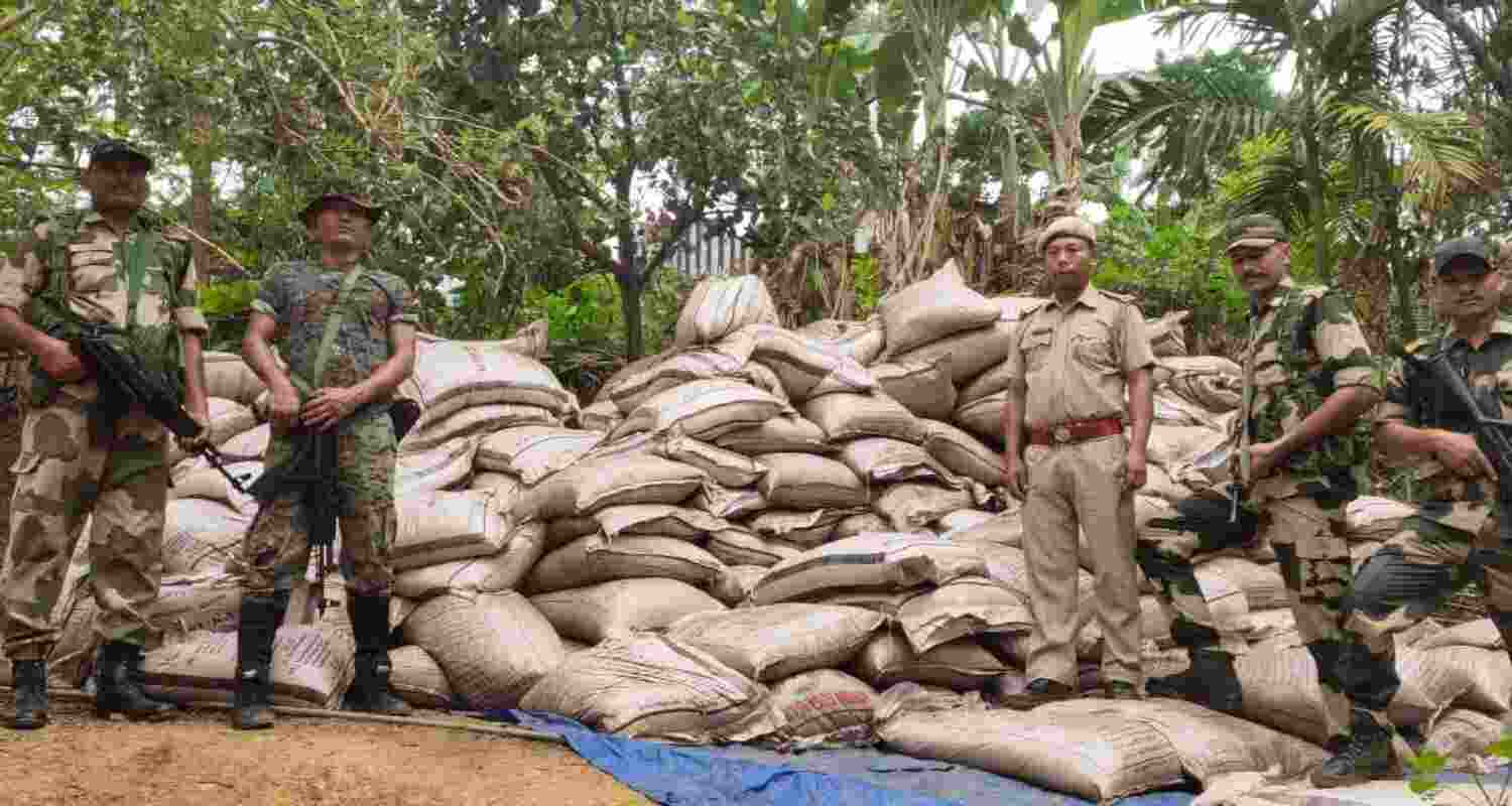 detailed headline suggestions GPT, 10 Suggestions plz. . DO NOT USE COLONS . . 1 Liner but Detailed. Image X.