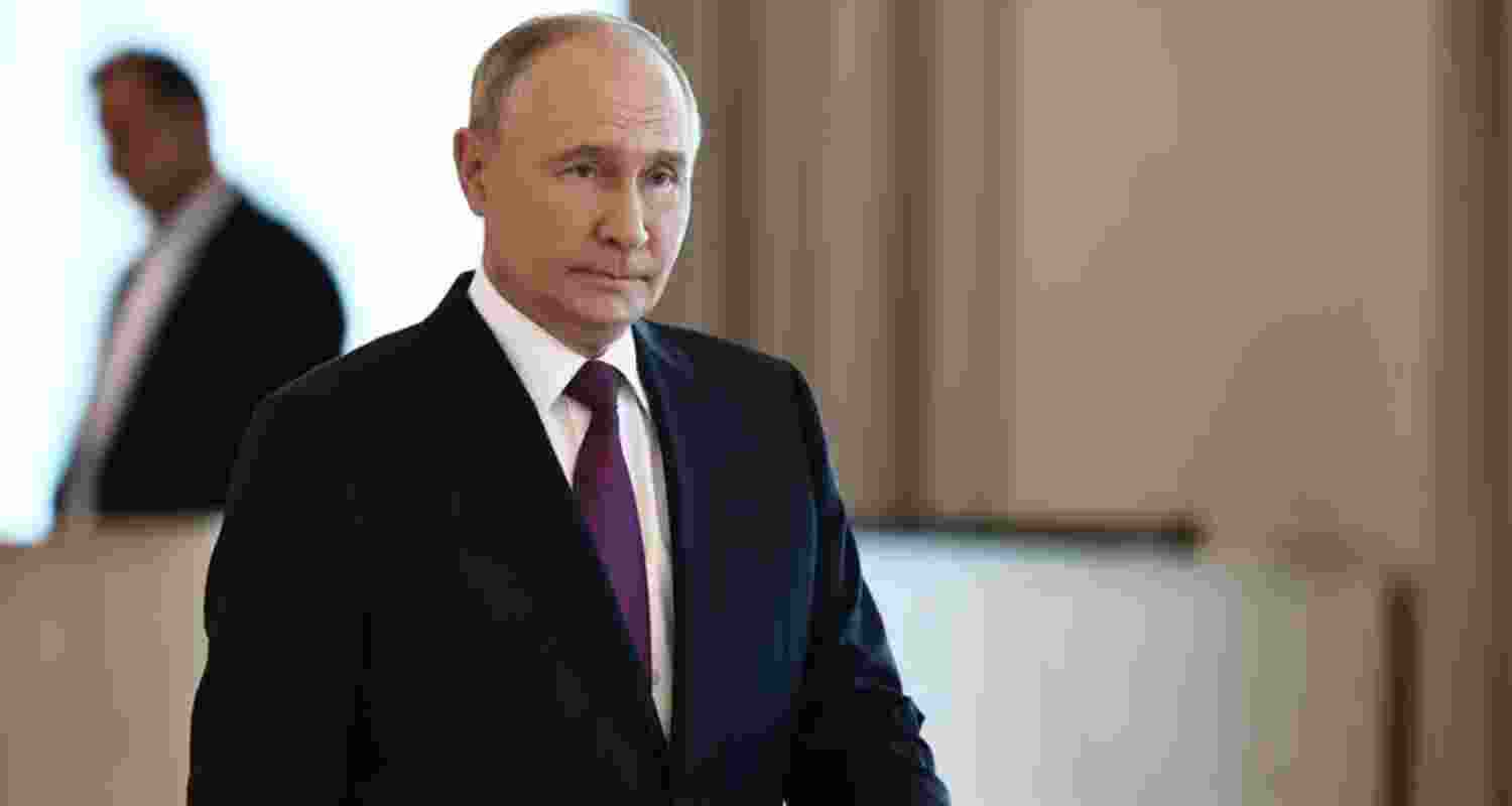 Russian defence blamed for shrapnel in airliner crash. Putin apologises.