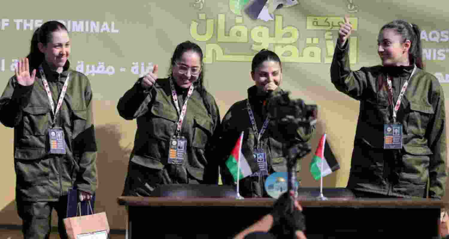 Truce agreement leads to release of 4 Israeli soldiers women. Image X.