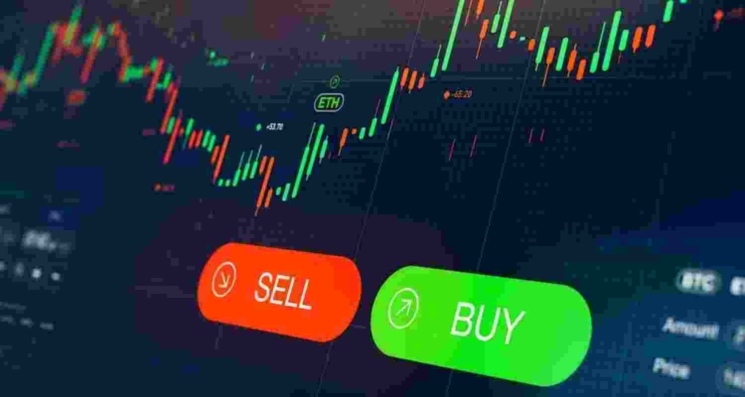 Global market weakness drags Sensex and Nifty lower.