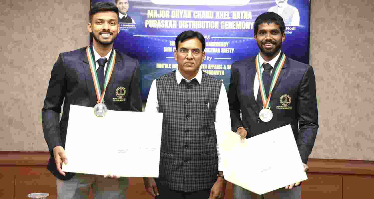 Mandaviya honors Chirag and Satwik with Khel Ratna award.