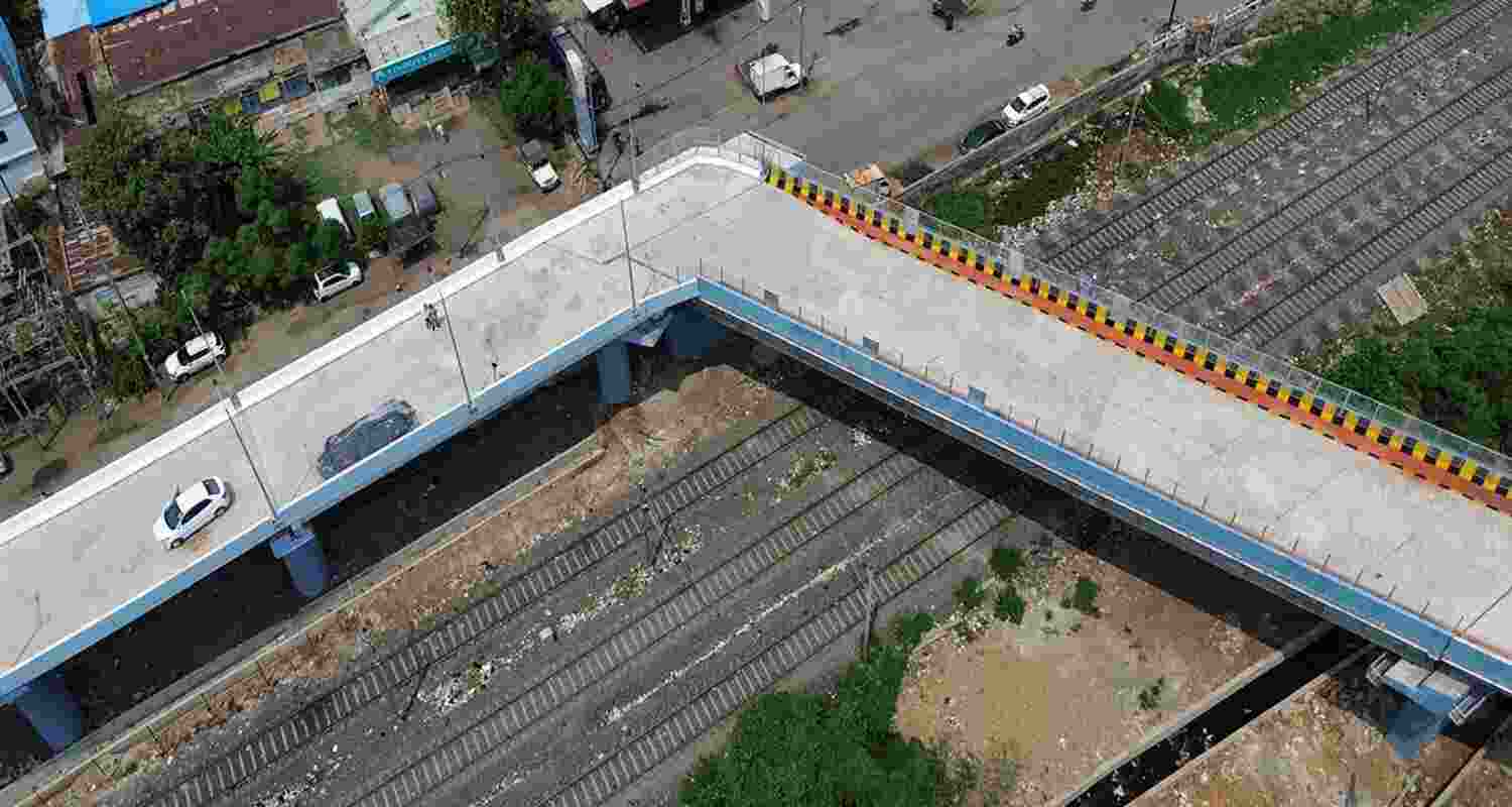 Bhopal Overbridge Design Blamed on Land Shortage.