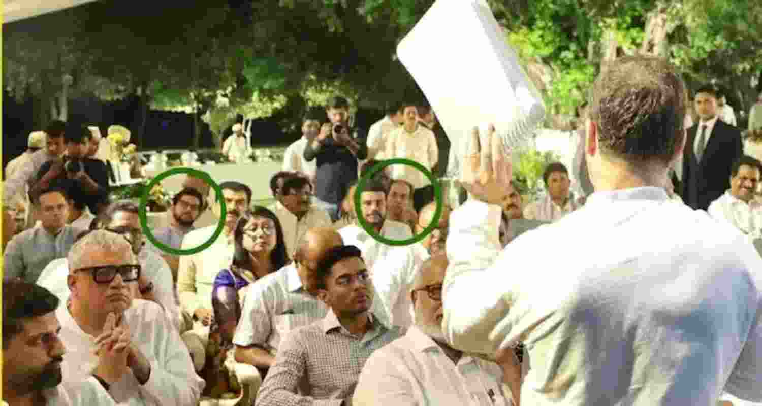 Last row seat for Uddhav Thackeray at Rahul dinner sparks BJP taunt.