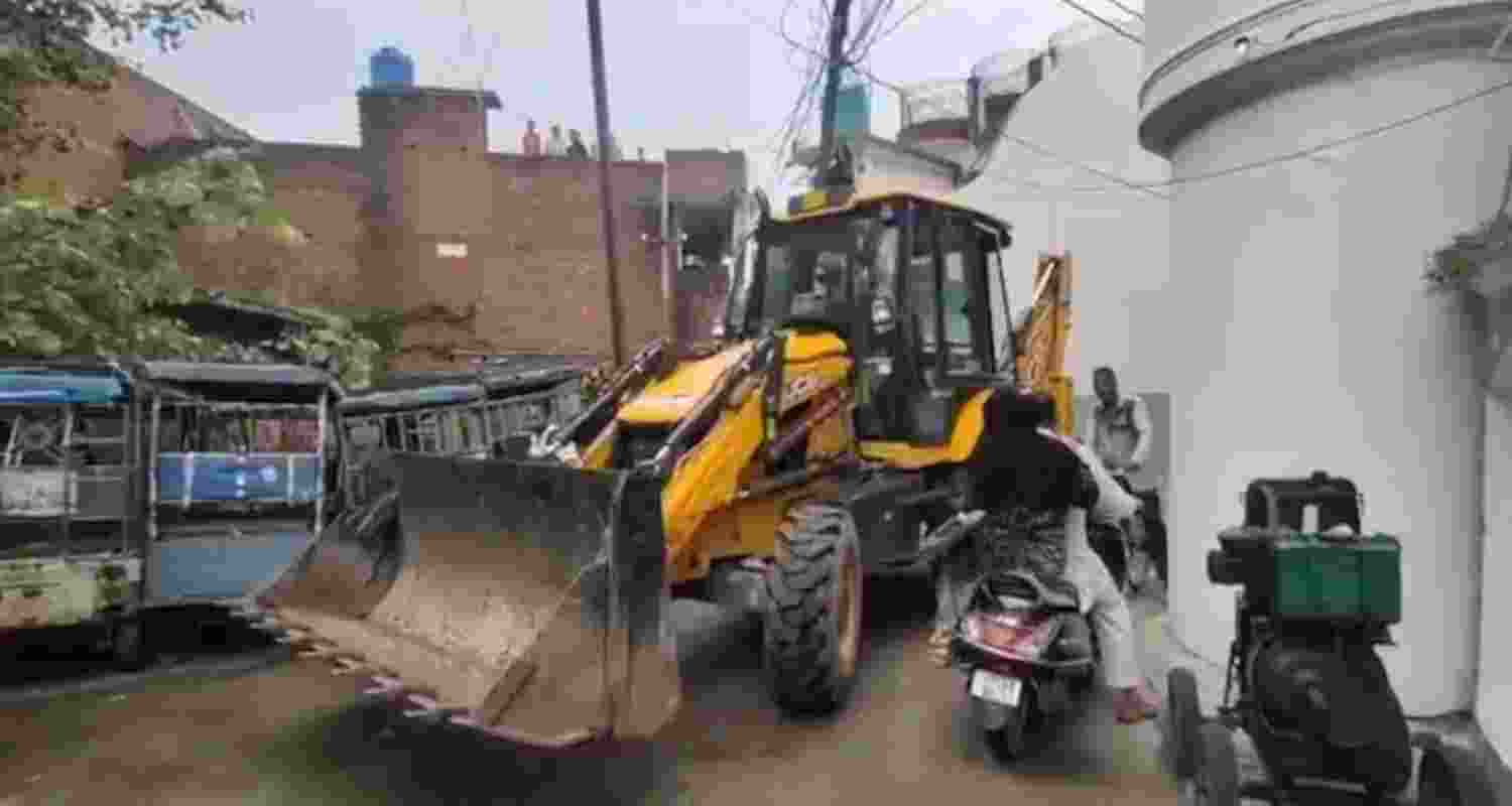 Bareilly authorities move to demolish properties of Tauqeer Raza aides.