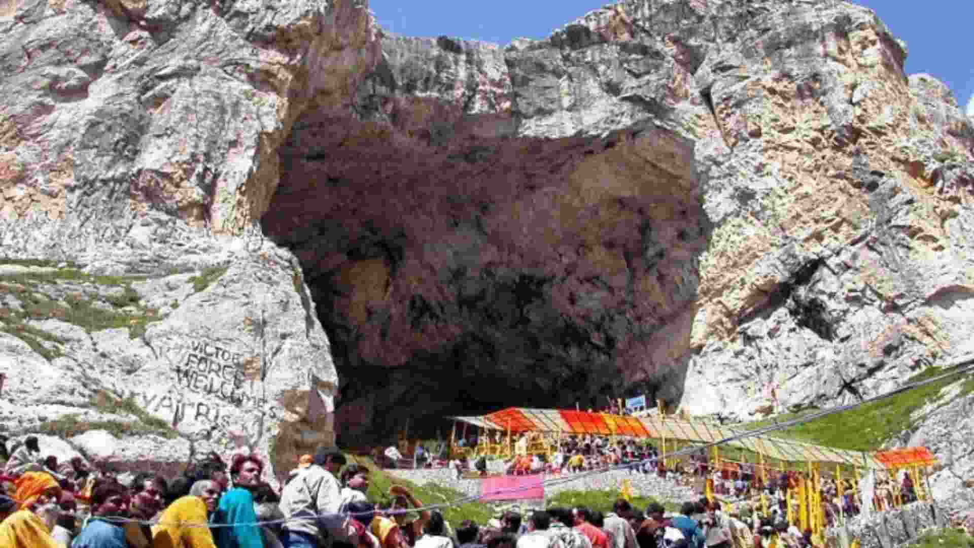 Amarnath Yatra continuing, suspension rumours incorrect: Div Comm