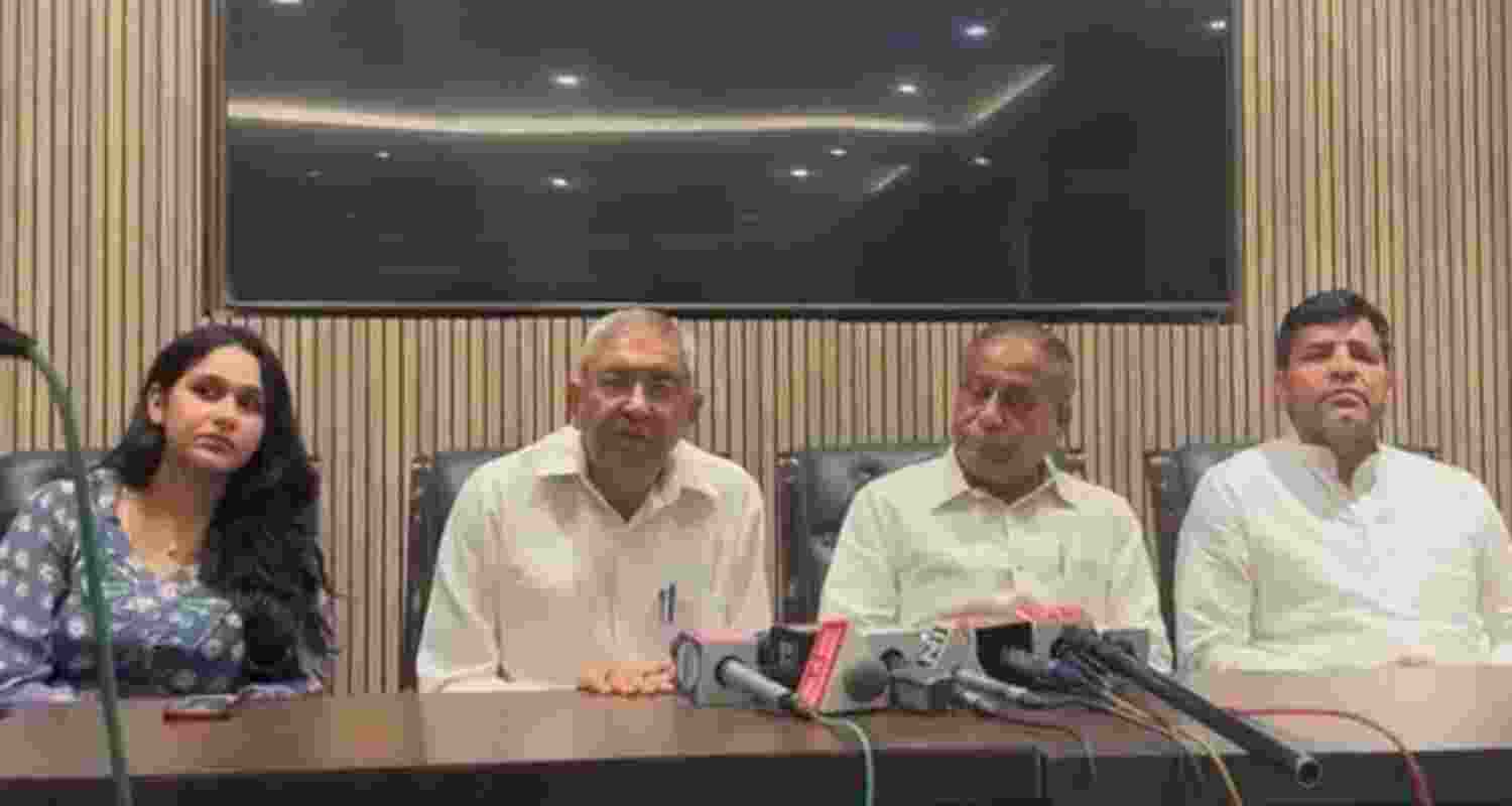 Rebel AAP leaders form Indraprastha Vikas Party.