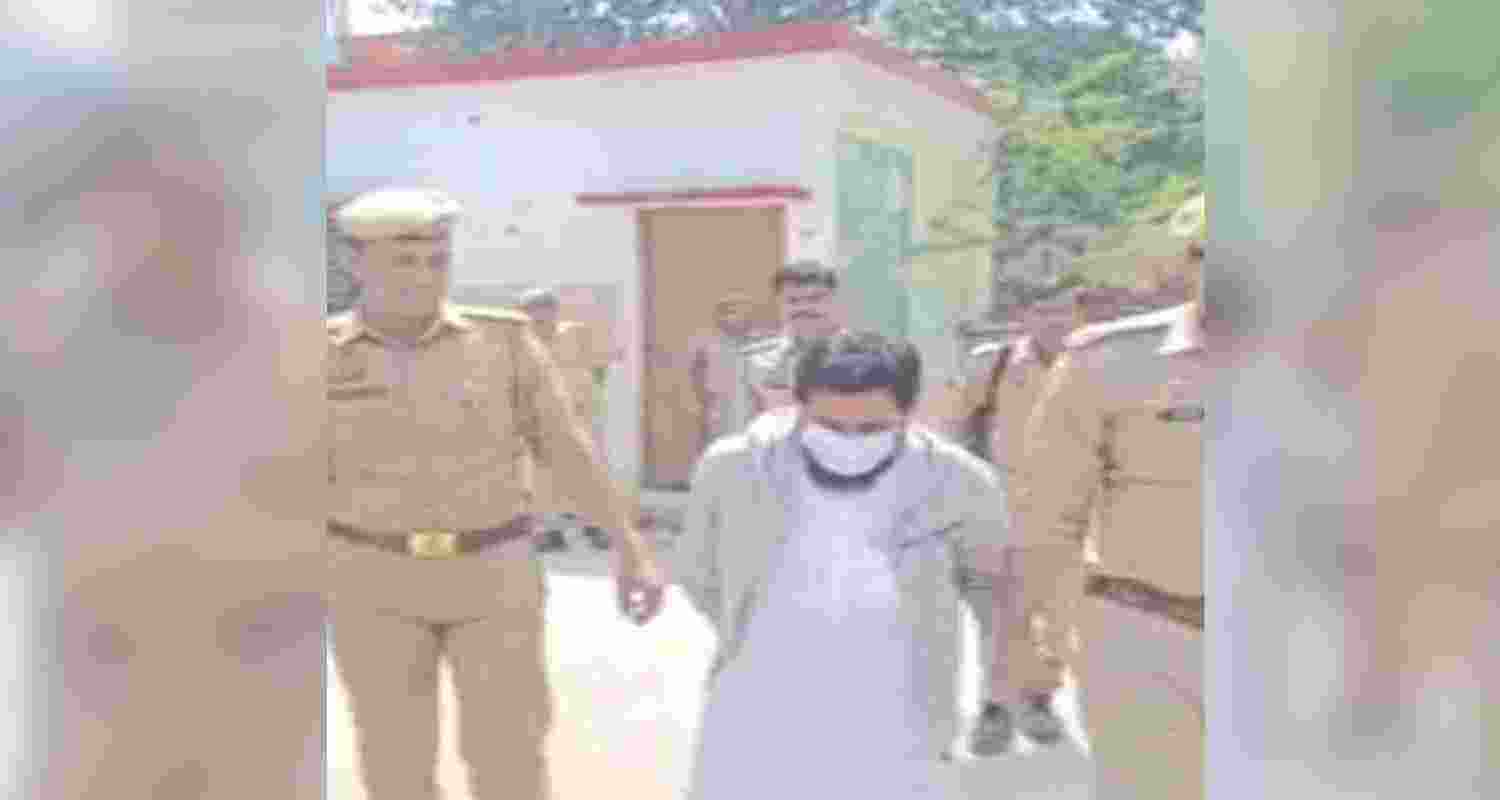 UP STF and Bihar Police arrest Maulana Abdullah Salim for alleged remarks against Yogi Adityanath’s mother; probe underway.