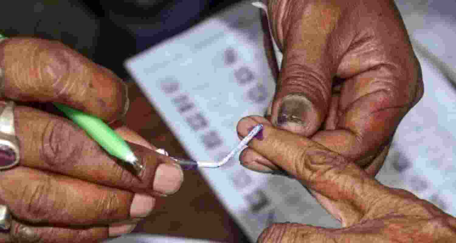 Polling starts in Wayanad LS seat and Chelakkara AC
