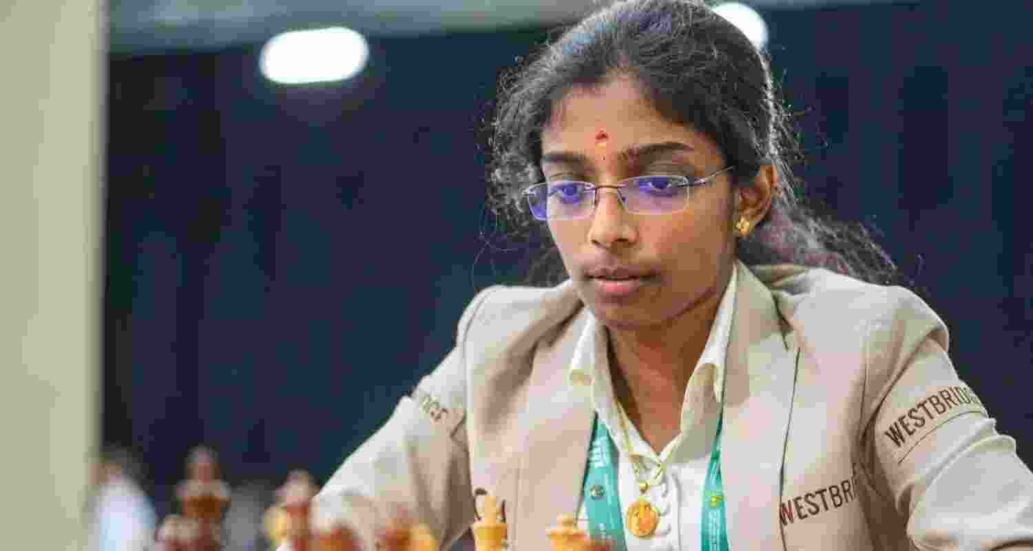 Vaishali holds a half-point lead over Ukraine's Anna Muzychuk and China's Zhu Jiner.