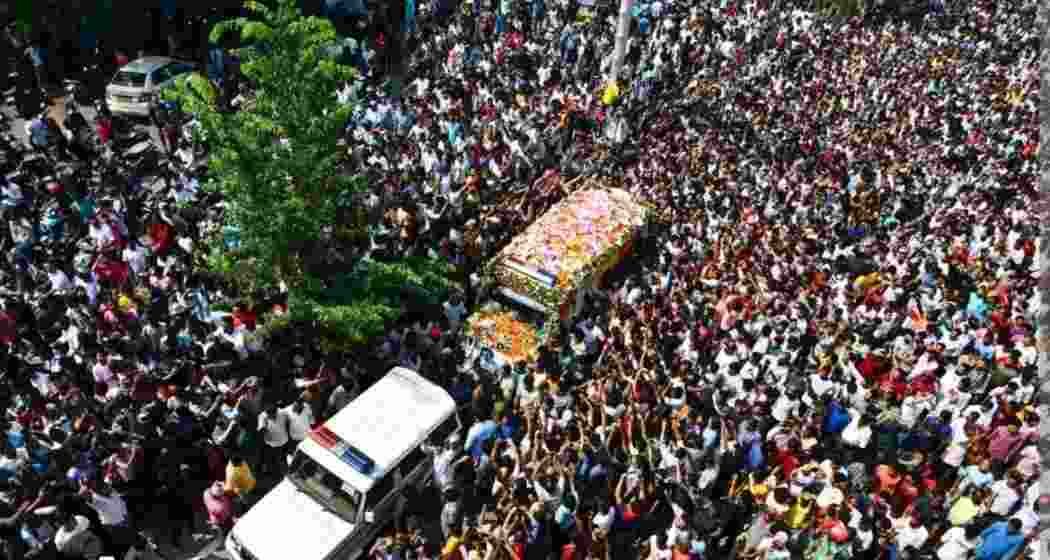 Mourners pay last respects as Zubeen’s mortal remains.
