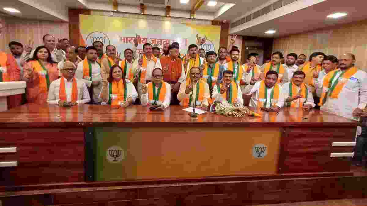 UP's 'Moon Policing' architect, Ex-DGP Vijay Kumar joins BJP UP's 'Moon Policing' architect, Ex-DGP Vijay Kumar joins BJP