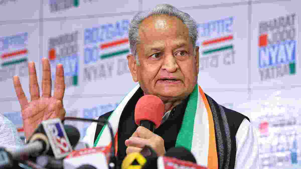 Gehlot accuses BJP for ‘freezing’ Congress’s bank accounts , calls it Democracy's ‘Murder’ Gehlot accuses BJP for ‘freezing’ Congress’s bank accounts , calls it Democracy's ‘Murder’