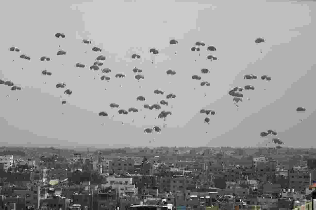 31st "Birds of Goodness" airdrop provides 81 tonnes of aid to Gaza 31st "Birds of Goodness" airdrop provides 81 tonnes of aid to Gaza