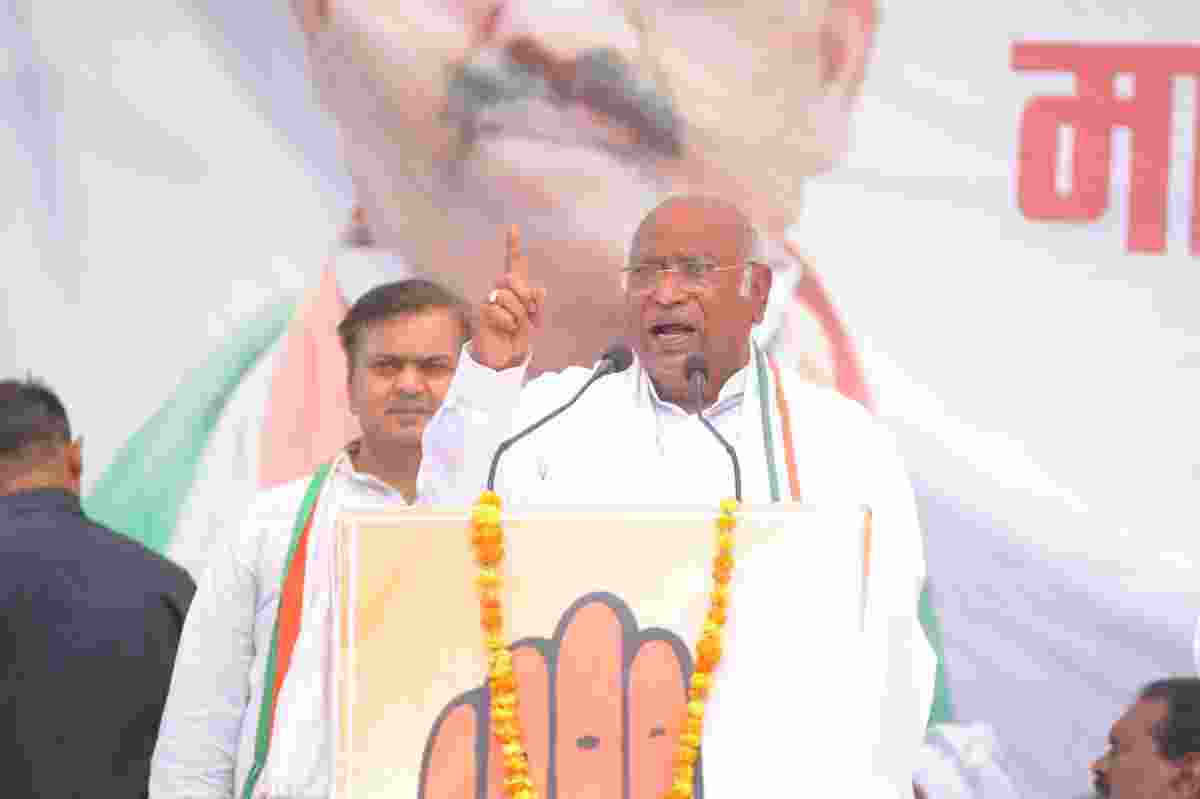 PM Modi's 'mujra' remark an insult to Bihar: Kharge PM Modi's 'mujra' remark an insult to Bihar: Kharge