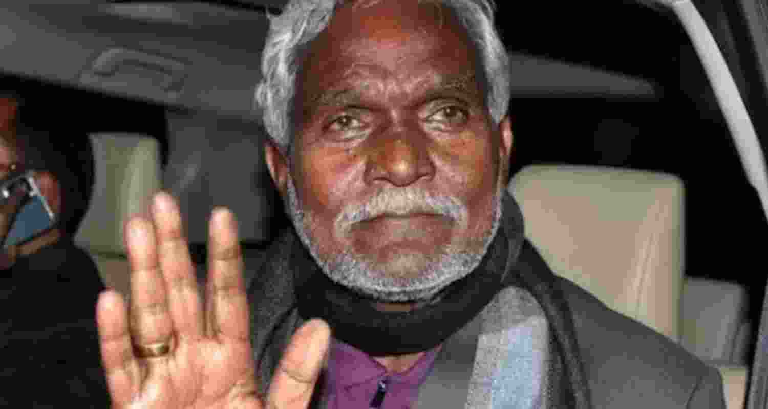 Champai Soren returns to J'khand amid buzz of joining BJP Champai Soren returns to J'khand amid buzz of joining BJP
