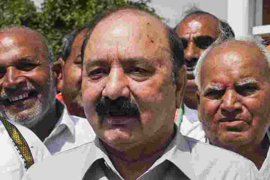 Amethi seat Gandhi family's 'amanat', win for me will be their victory, says Cong's Kishori Lal Sharma Amethi seat Gandhi family's 'amanat', win for me will be their victory, says Cong's Kishori Lal Sharma