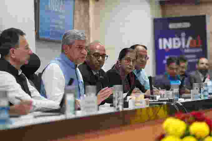 Indian servers to host DeepSeek AI to ensure data privacy: Vaishnaw Indian servers to host DeepSeek AI to ensure data privacy: Vaishnaw