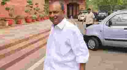 Rahul or Priyanka? A.K. Antony hints at Gandhi family's UP candidacy Rahul or Priyanka? A.K. Antony hints at Gandhi family's UP candidacy