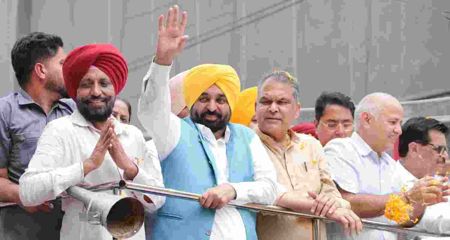 AAP takes out roadshow to thank voters for Ludhiana bypoll win. AAP takes out roadshow to thank voters for Ludhiana bypoll win.