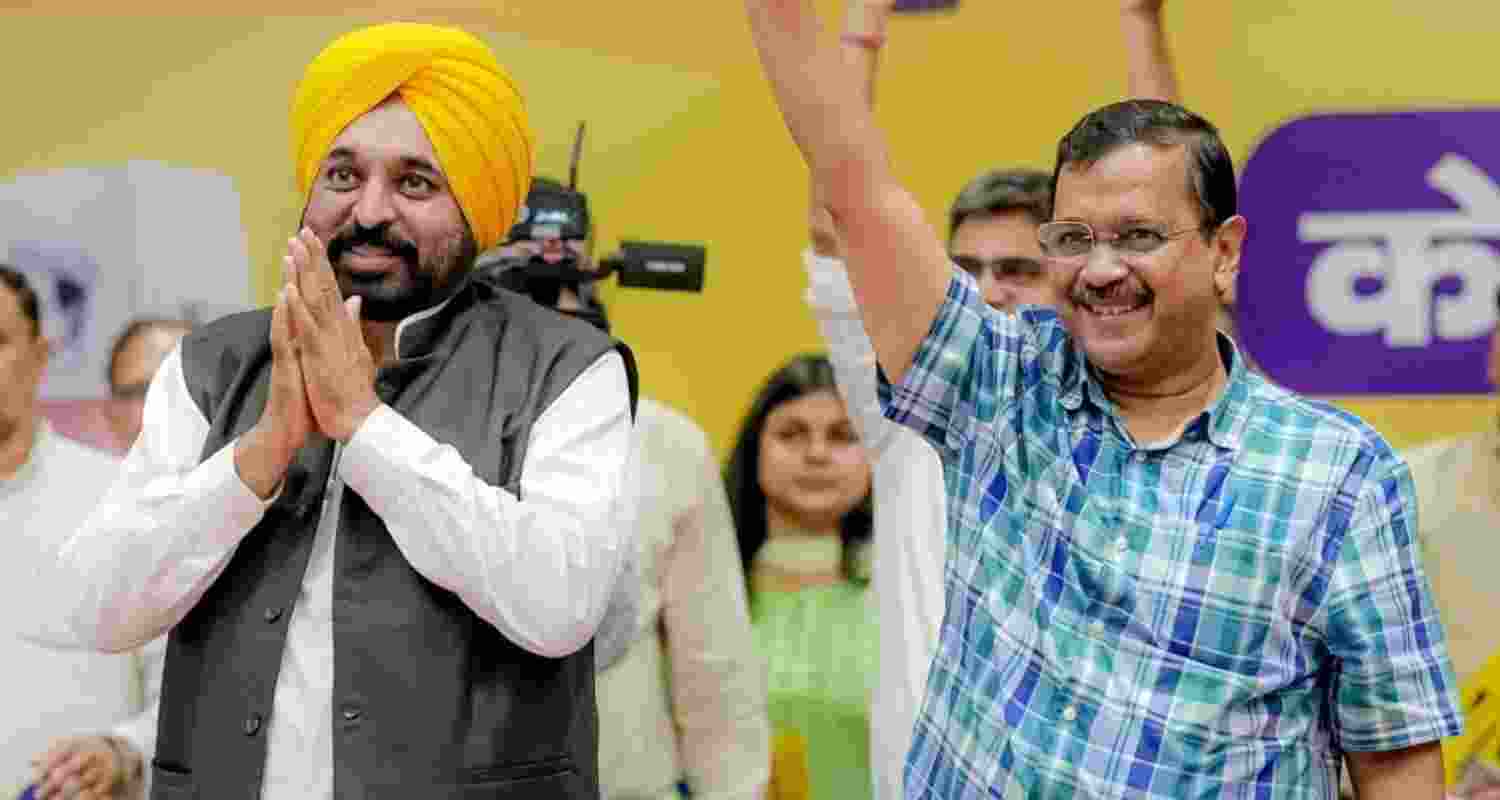 Kejriwal to meet Punjab CM Mann, AAP MLAs after Delhi setback Kejriwal to meet Punjab CM Mann, AAP MLAs after Delhi setback