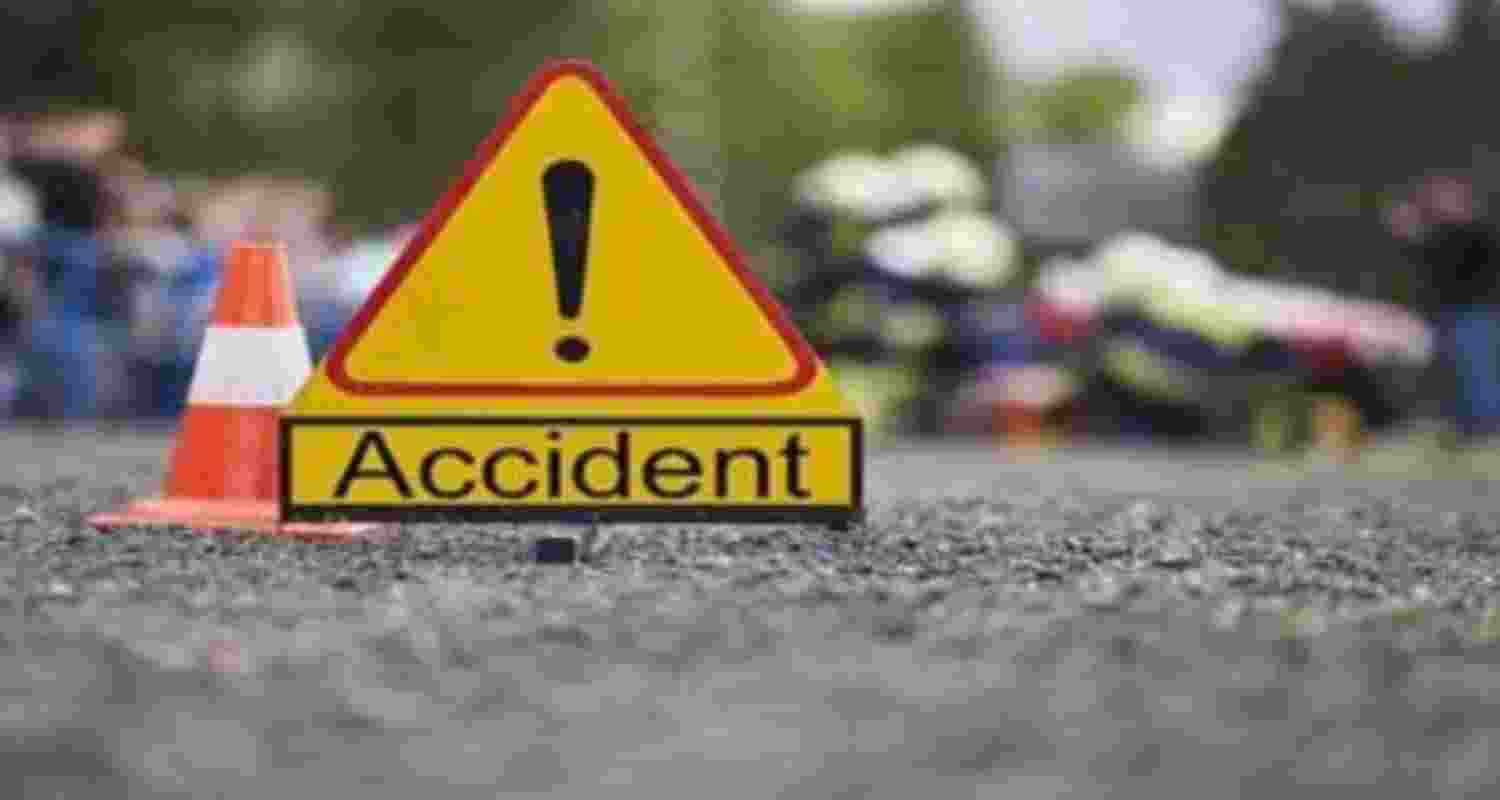 3 killed, 10 injured in MP crash involving truck and SUV 3 killed, 10 injured in MP crash involving truck and SUV