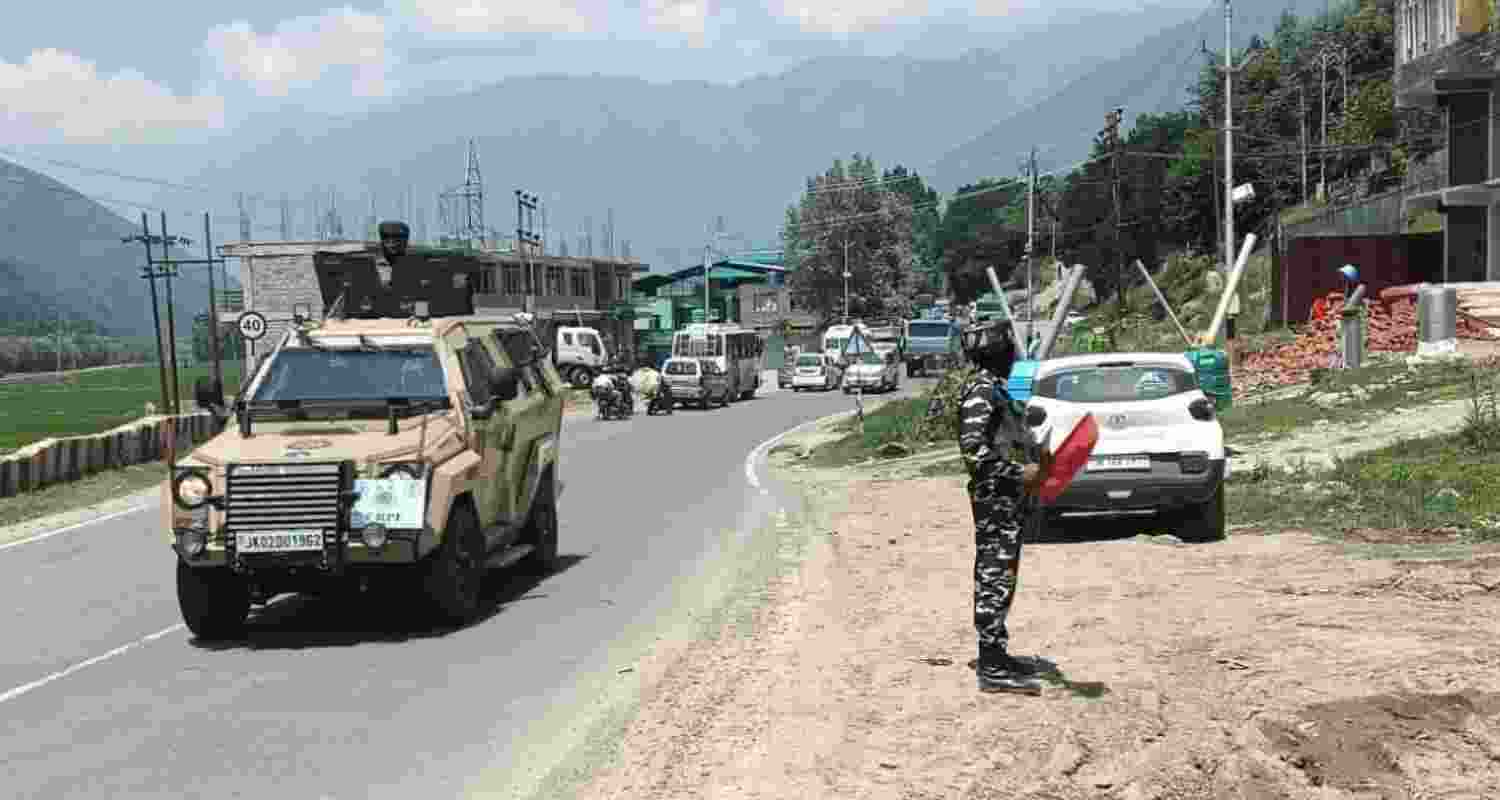A fresh batch of 3,632 Amarnath pilgrims left Jammu for Baltal and Pahalgam under tight security as the Yatra crossed 3 lakh pilgrims in 13 days. A fresh batch of 3,632 Amarnath pilgrims left Jammu for Baltal and Pahalgam under tight security as the Yatra crossed 3 lakh pilgrims in 13 days.