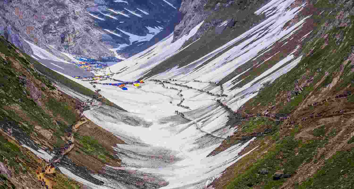 Amarnath Yatra nears 1.5 lakh mark with fresh pilgrim batch. Amarnath Yatra nears 1.5 lakh mark with fresh pilgrim batch.