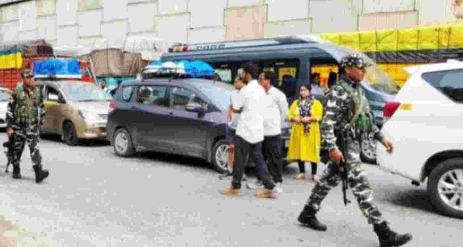 Eighth batch of over 8,000 Amarnath Pilgrims depart for Valley Eighth batch of over 8,000 Amarnath Pilgrims depart for Valley
