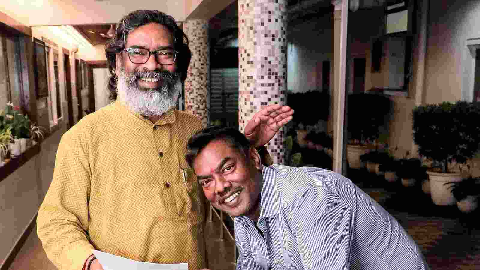 Jharkhand CM's brother Basant Soren wins Dumka Jharkhand CM's brother Basant Soren wins Dumka