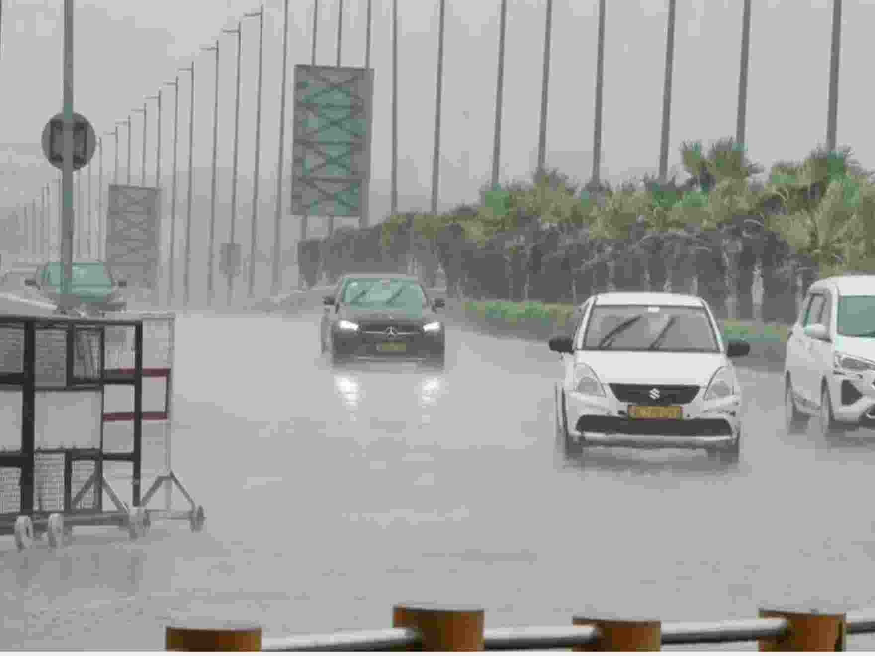 Dust storm hits Gurugram, rain brings relief from heat in Delhi Dust storm hits Gurugram, rain brings relief from heat in Delhi