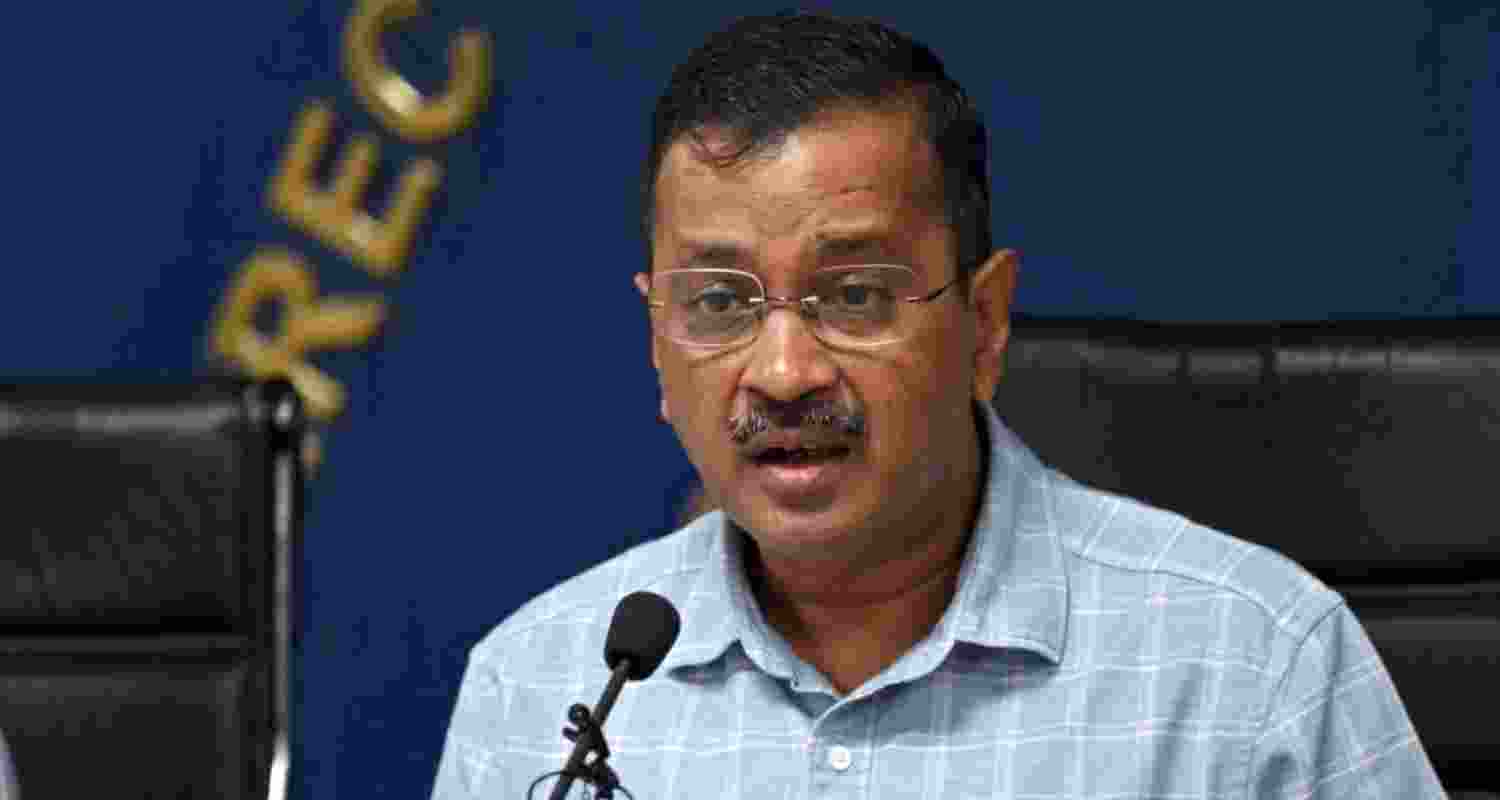 Kejriwal faces ACB notice for alleged BJP poaching of AAP candidates Kejriwal faces ACB notice for alleged BJP poaching of AAP candidates