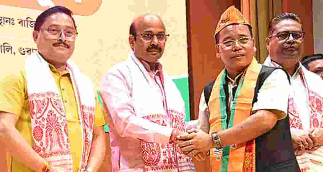 BJP Assam president Dilip Saikia welcomes former ULFA commander Dristi Rajkhowa and other prominent leaders during a formal induction ceremony at the state headquarters in Guwahati on Thursday.
BJP Assam president Dilip Saikia welcomes former ULFA commander Dristi Rajkhowa and other prominent leaders during a formal induction ceremony at the state headquarters in Guwahati on Thursday.
