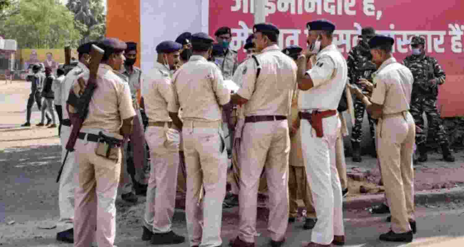 Bihar police crack down on 'vulgar' Bhojpuri songs Bihar police crack down on 'vulgar' Bhojpuri songs