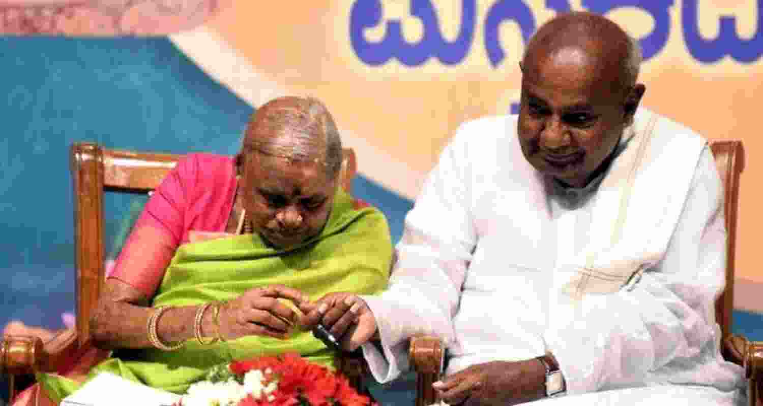 K'taka accords full state honours to ex-PM HD Deve Gowda's wife K'taka accords full state honours to ex-PM HD Deve Gowda's wife