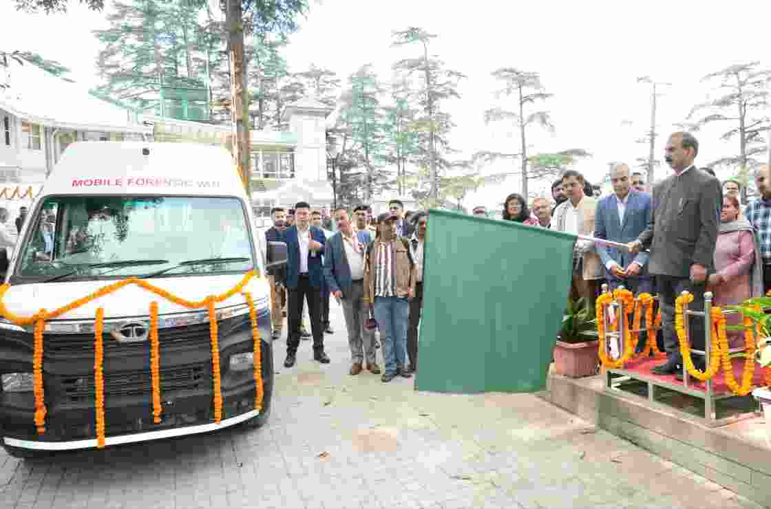 Himachal Pradesh Chief Minister Thakur Sukhvinder Singh Sukhu flags off six mobile forensic vans in Shimla. Himachal Pradesh Chief Minister Thakur Sukhvinder Singh Sukhu flags off six mobile forensic vans in Shimla.
