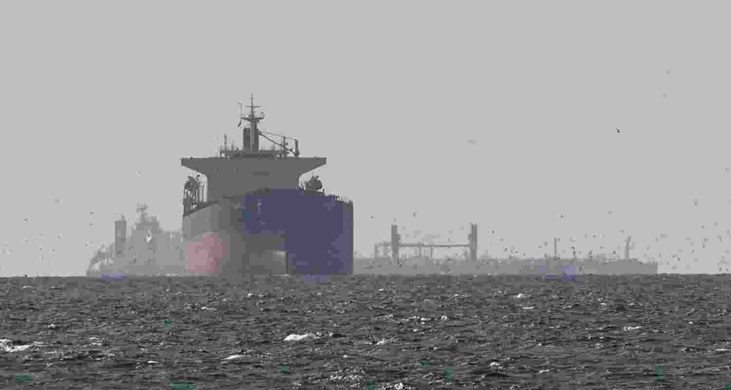 Crude oil prices bounce back as uncertainty prevails in Strait of Hormuz Crude oil prices bounce back as uncertainty prevails in Strait of Hormuz
