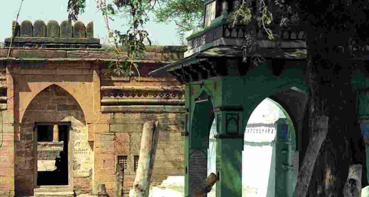 The Supreme Court allowed Friday prayers at the Dhar Bhojshala-Kamal Maula complex as an interim measure while hearing appeals against the High Court verdict. The Supreme Court allowed Friday prayers at the Dhar Bhojshala-Kamal Maula complex as an interim measure while hearing appeals against the High Court verdict.