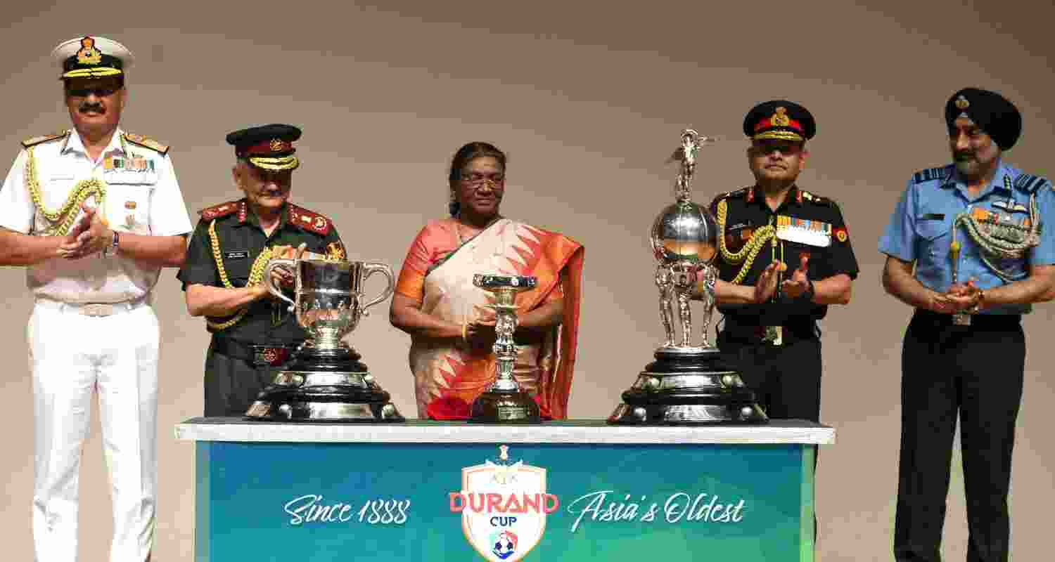 President Droupadi Murmu unveiled and flagged off the Durand Cup, the President's Cup and Shimla Trophy at Rashtrapati Bhavan. President Droupadi Murmu unveiled and flagged off the Durand Cup, the President's Cup and Shimla Trophy at Rashtrapati Bhavan.