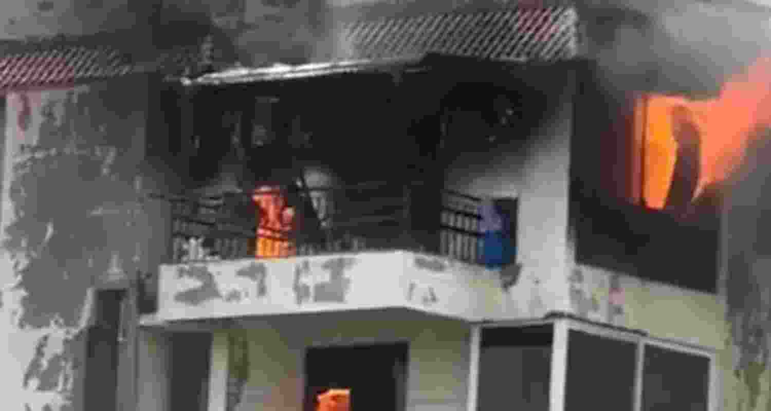 Two children, a boy and girl, both aged 10 years, were killed when they jumped off the 7th floor balcony of the multi-storied building engulfed in fire. Two children, a boy and girl, both aged 10 years, were killed when they jumped off the 7th floor balcony of the multi-storied building engulfed in fire.