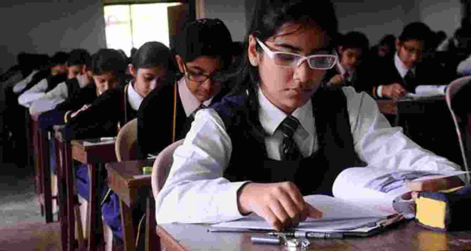 MP 12th toppers to get laptops; CM announces date MP 12th toppers to get laptops; CM announces date