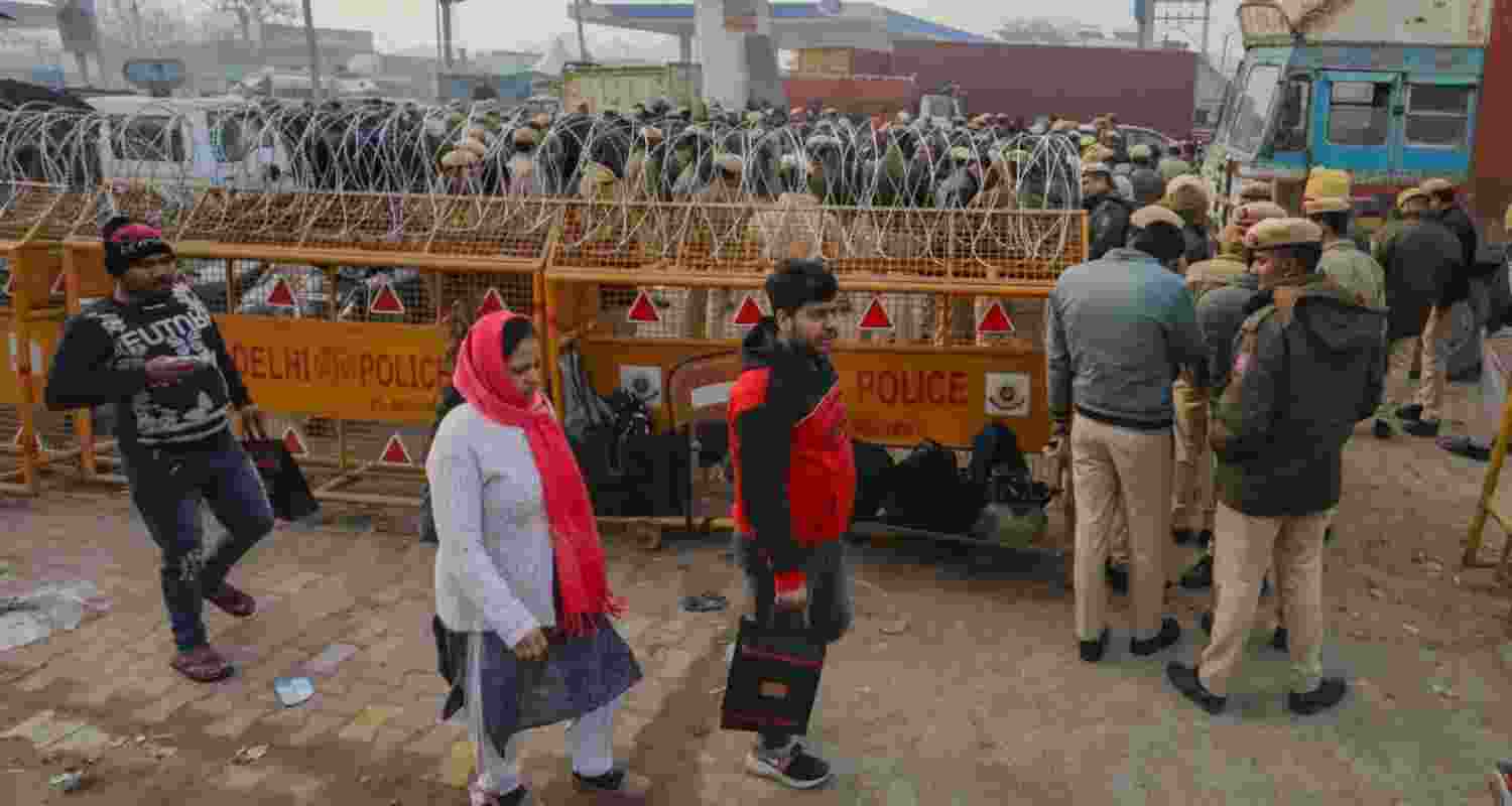 The protest will begin from 12 pm near the Mahamaya flyover in Noida and farmers will march towards Delhi on foot and tractors. The protest will begin from 12 pm near the Mahamaya flyover in Noida and farmers will march towards Delhi on foot and tractors.