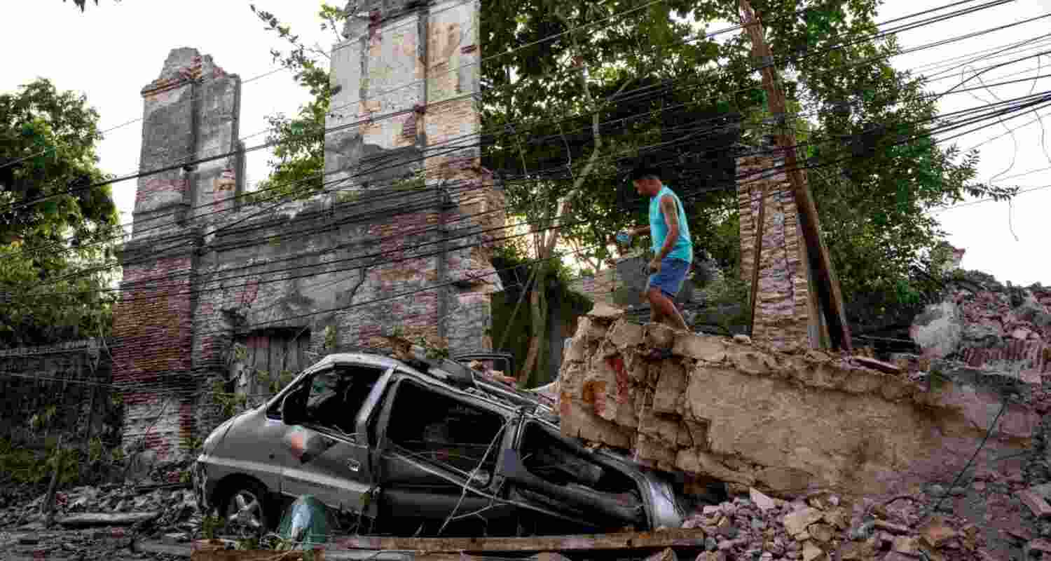 The Philippine Institute of Volcanology and Seismology briefly issued a tsunami warning and advised people to stay away from the coastlines in Cebu and in the nearby provinces of Leyte and Biliran The Philippine Institute of Volcanology and Seismology briefly issued a tsunami warning and advised people to stay away from the coastlines in Cebu and in the nearby provinces of Leyte and Biliran