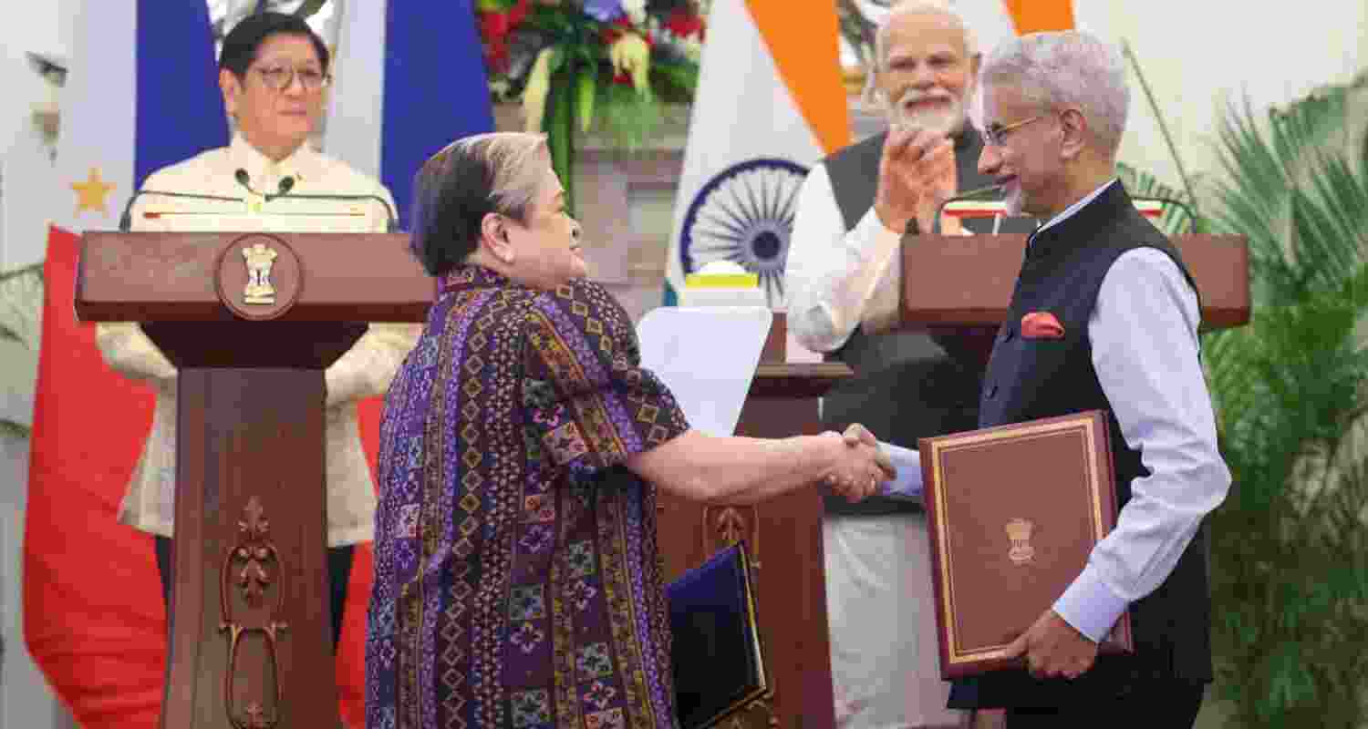 The team is led by Jayant Chaudhary, Minister of State (Independent Charge) for Skill Development & Entrepreneurship and Minister of State for Education, and facilitated by the World Bank The team is led by Jayant Chaudhary, Minister of State (Independent Charge) for Skill Development & Entrepreneurship and Minister of State for Education, and facilitated by the World Bank