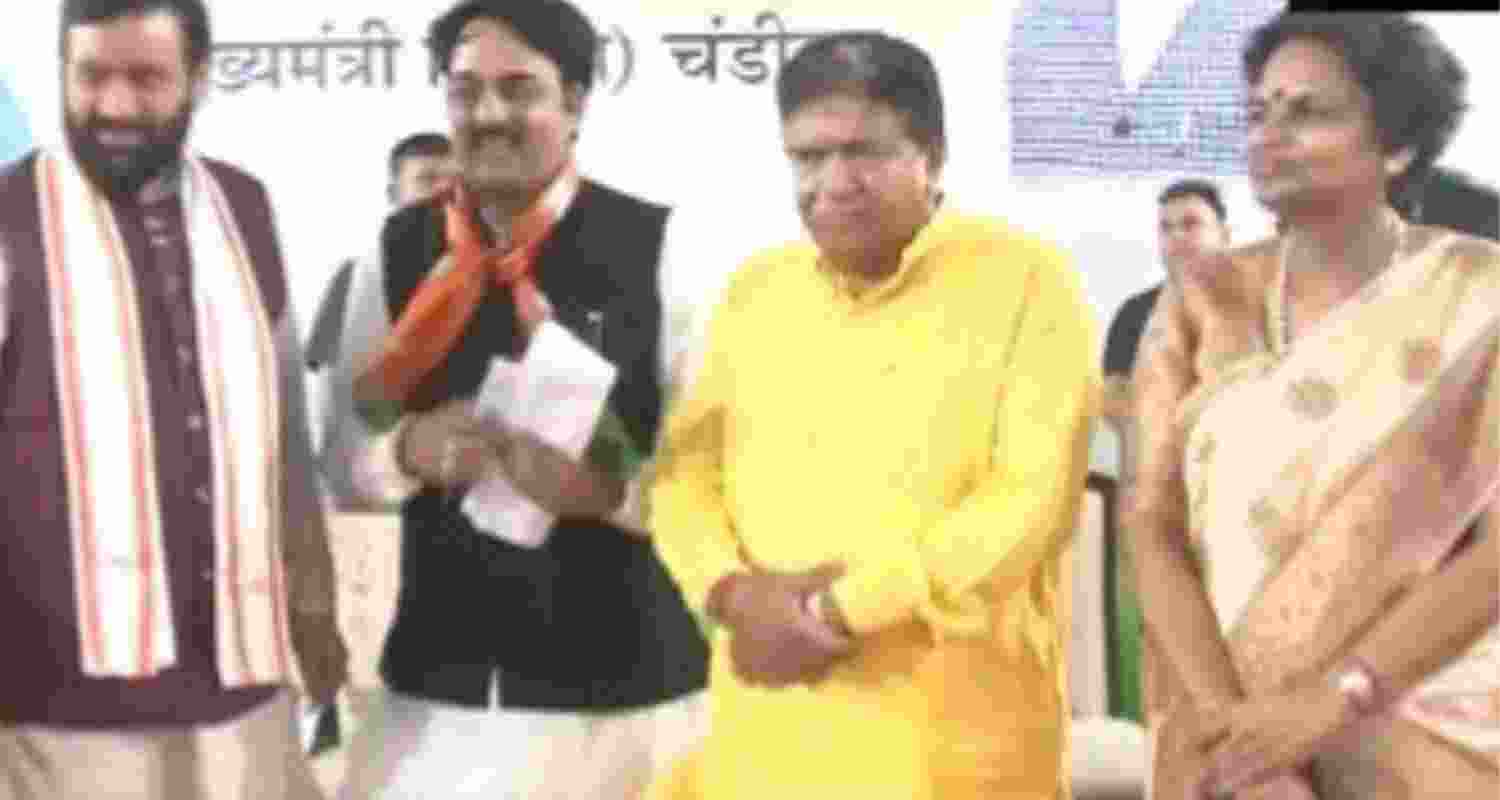 Haryana: JJP, Congress workers join BJP Haryana: JJP, Congress workers join BJP